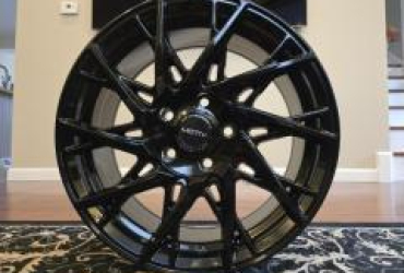 Set of four 17″ wheels