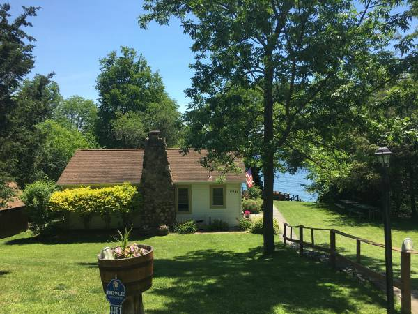 2br West side Canandaigua Lakefront Cottage