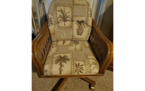 Set Of Four Beautiful Chairs