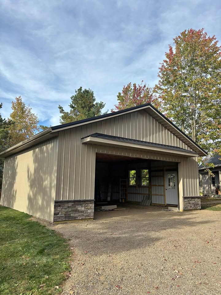 Pole Barn Build