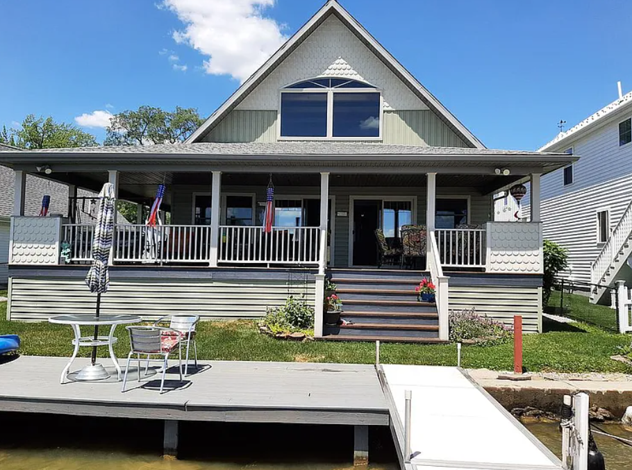 “Newish” Lake Home
