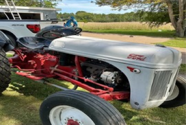 Ford 1947 tractor