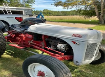 Ford 1947 tractor